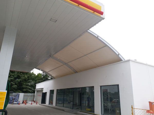 景观膜结构车棚带有哪些优势?